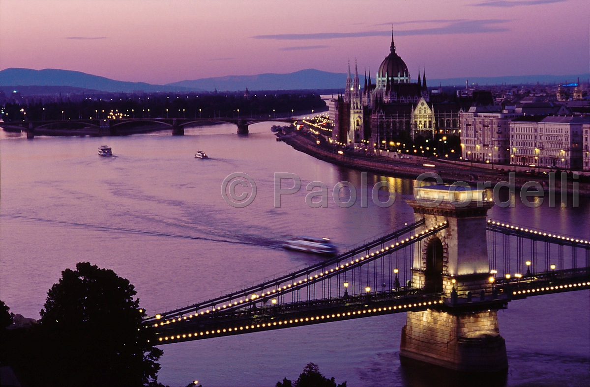 Danube River, Budapest, Hungary
 (cod:Budapest 04)